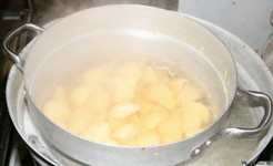 Step Preparazione gnocchi (2).jpg